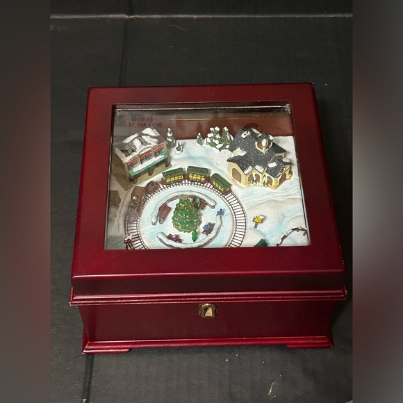 Mr Christmas Animated Mini Music Box - Picture 2 of 5